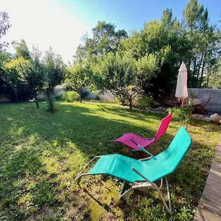 Holiday home Charmant Chalet Lumineux *